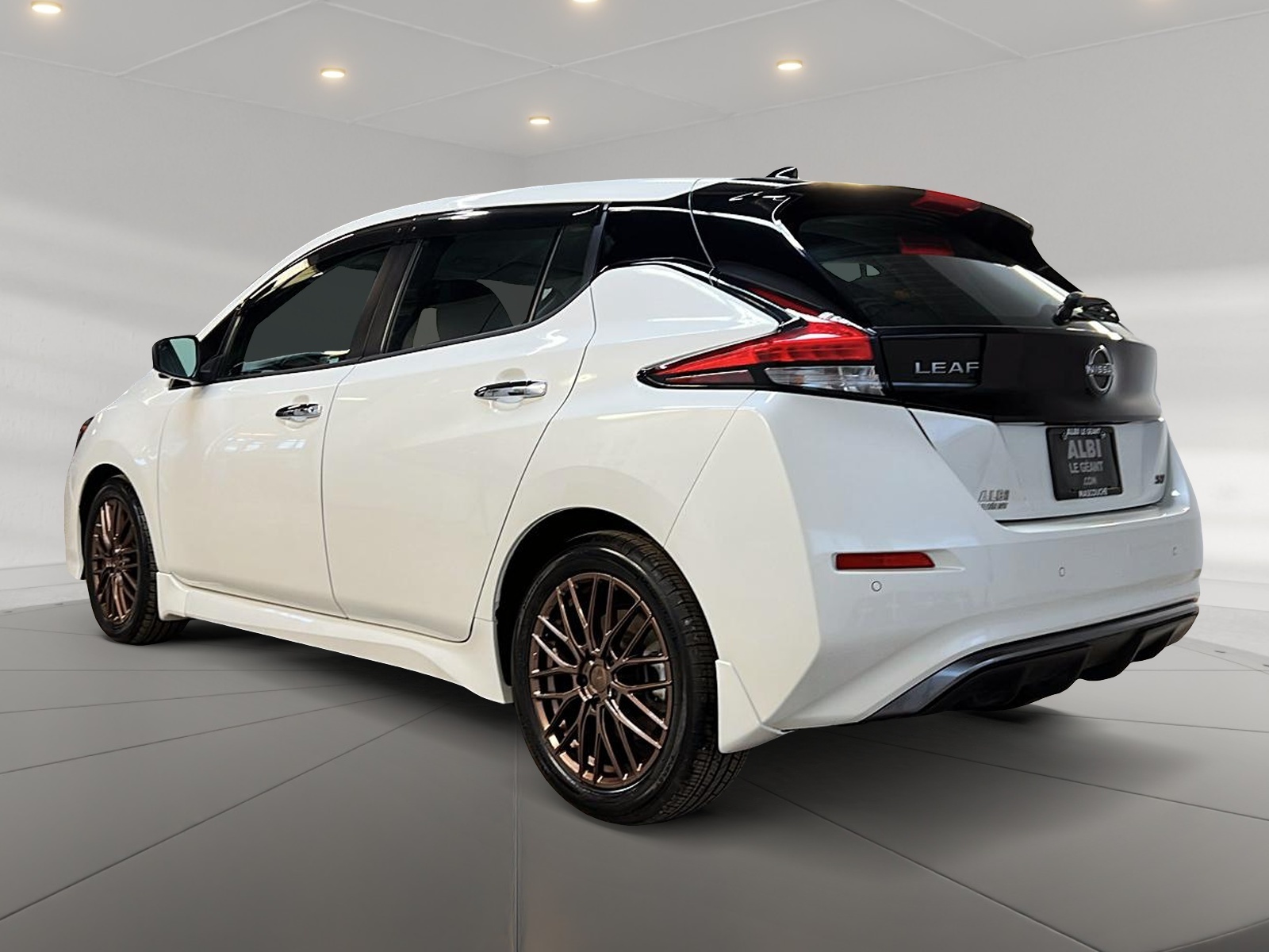 Nissan Leaf SV NAV 2023 - image #6