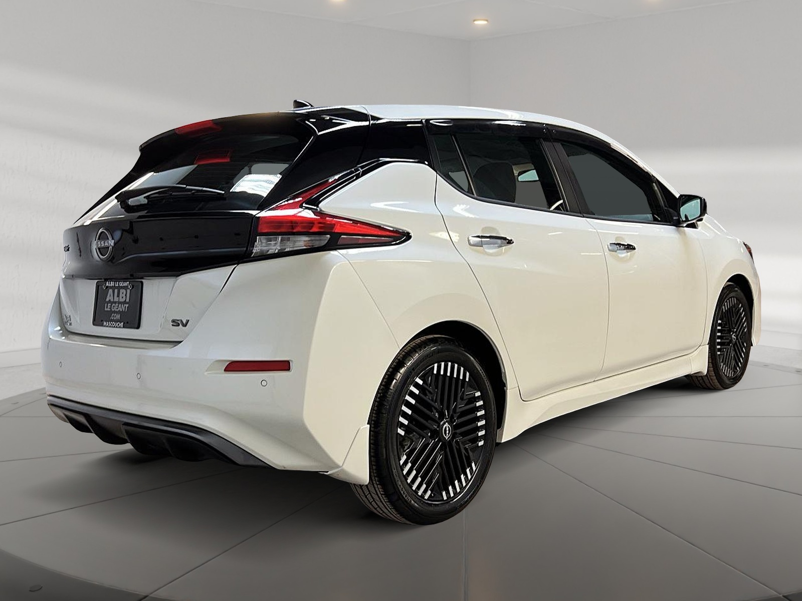 Nissan Leaf SV NAV 2023 - image #4