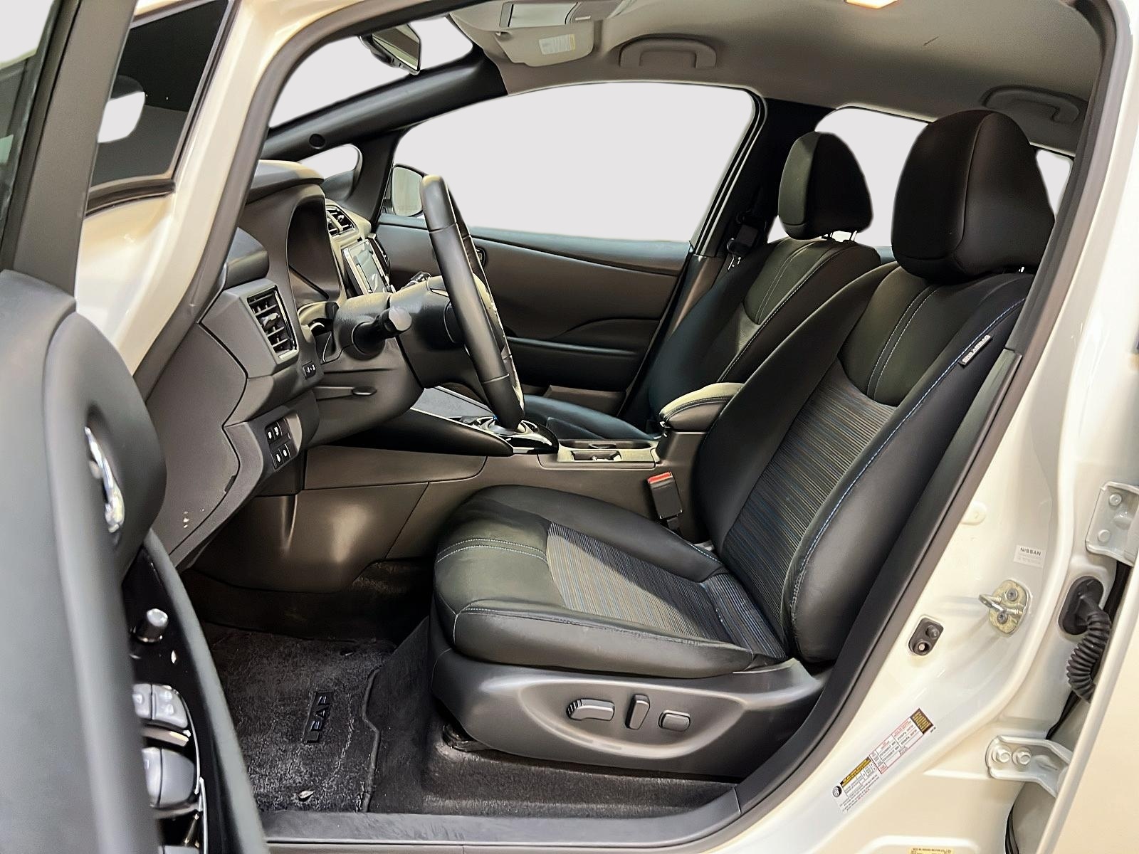 Nissan Leaf SV NAV 2023 - image #7