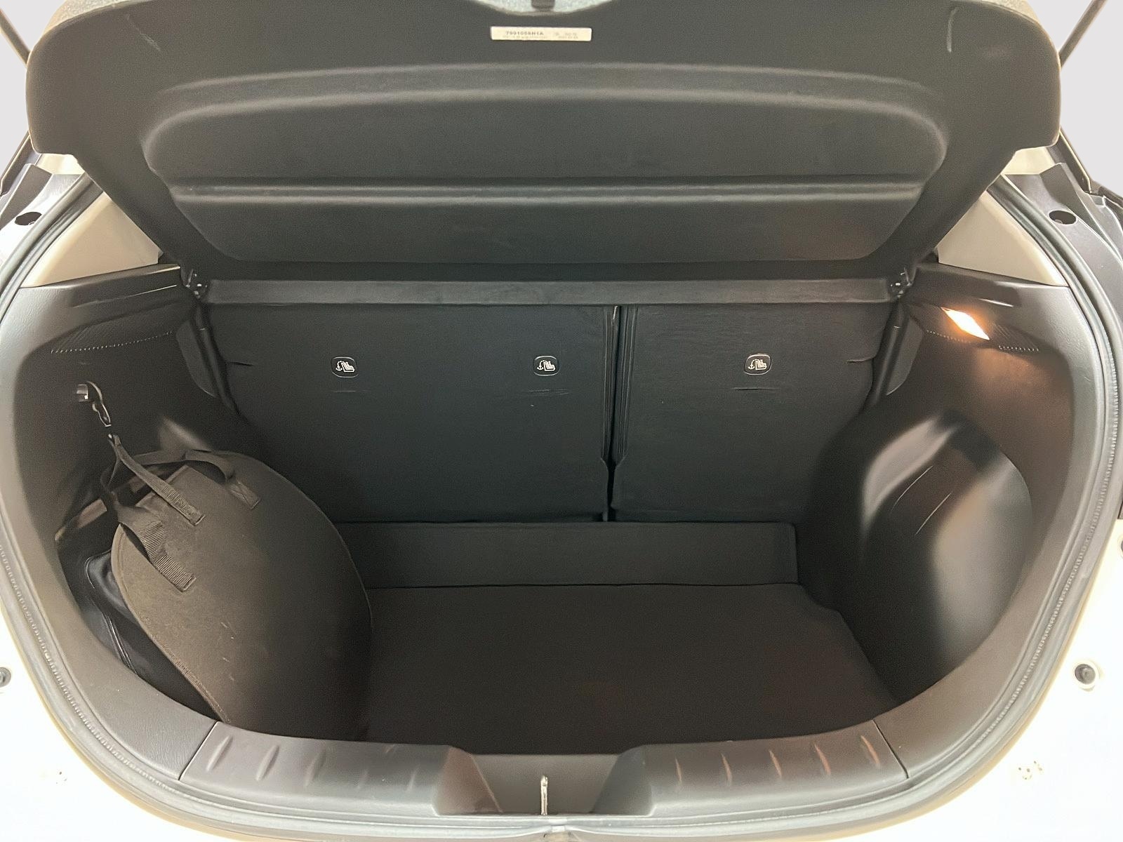 Nissan Leaf SV NAV 2023 - image #12
