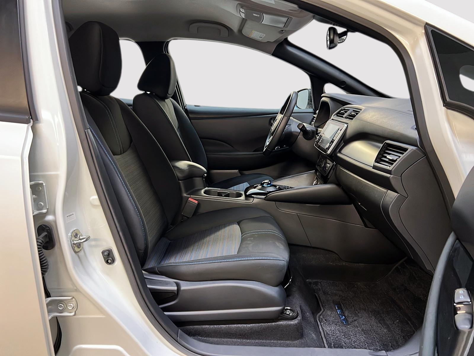 Nissan Leaf SV NAV 2023 - image #8