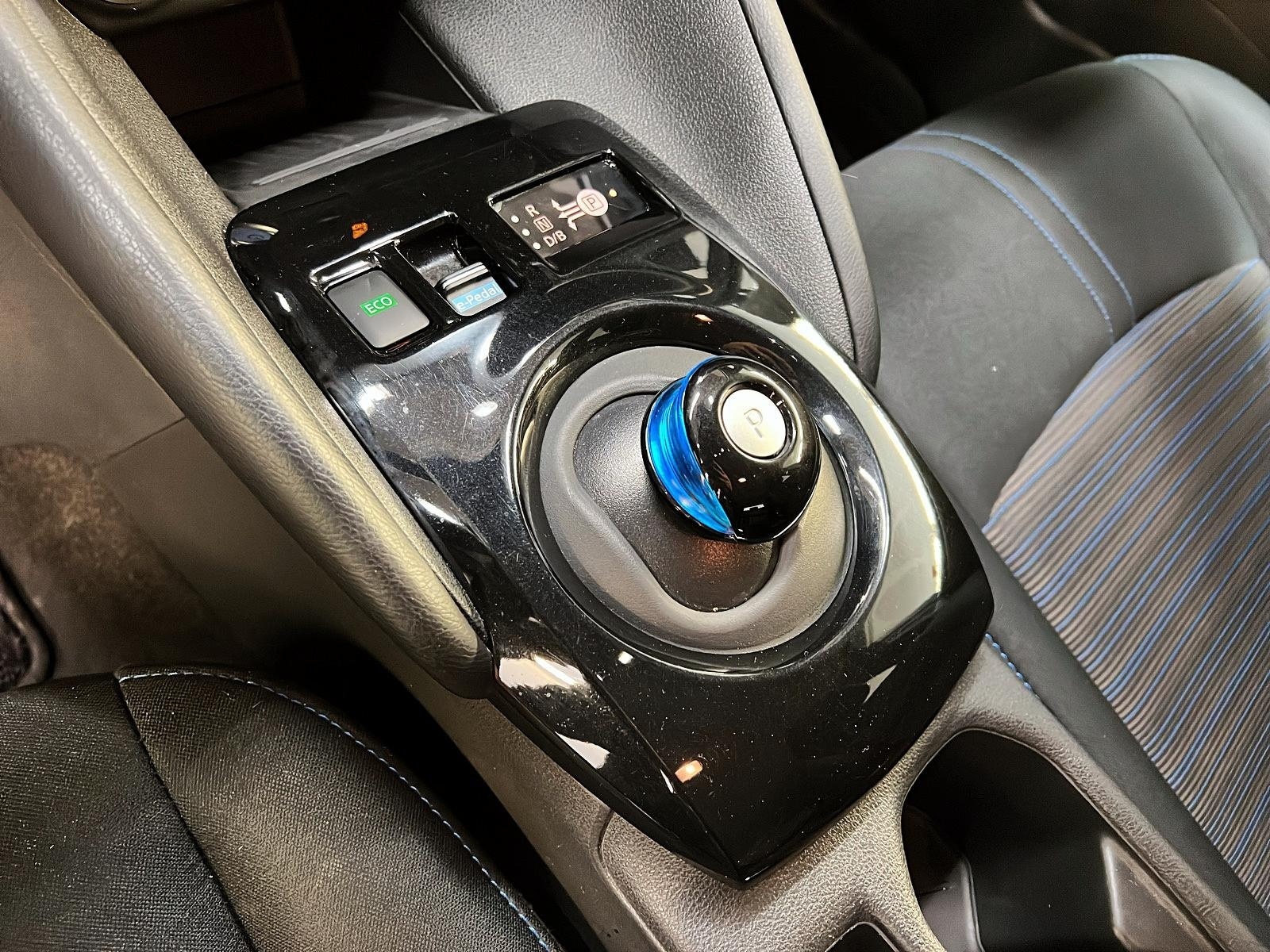 Nissan Leaf SV NAV 2023 - image #13