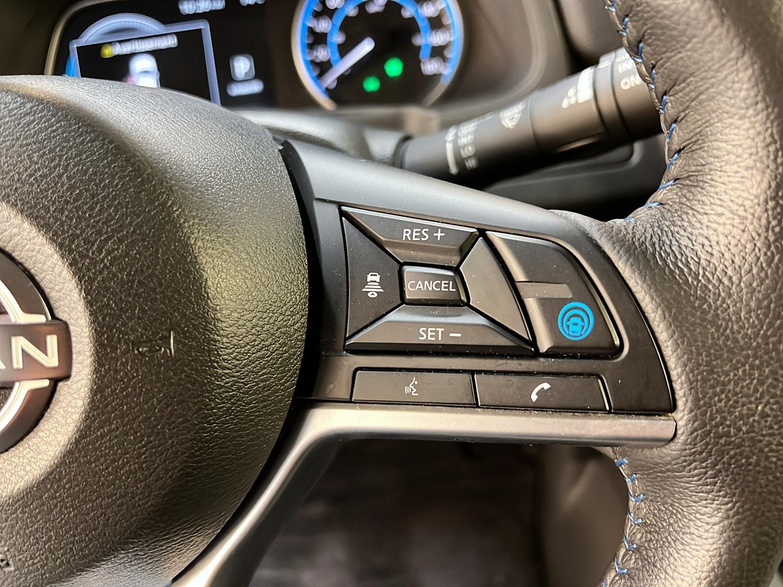 Nissan Leaf SV NAV 2023 - image #19