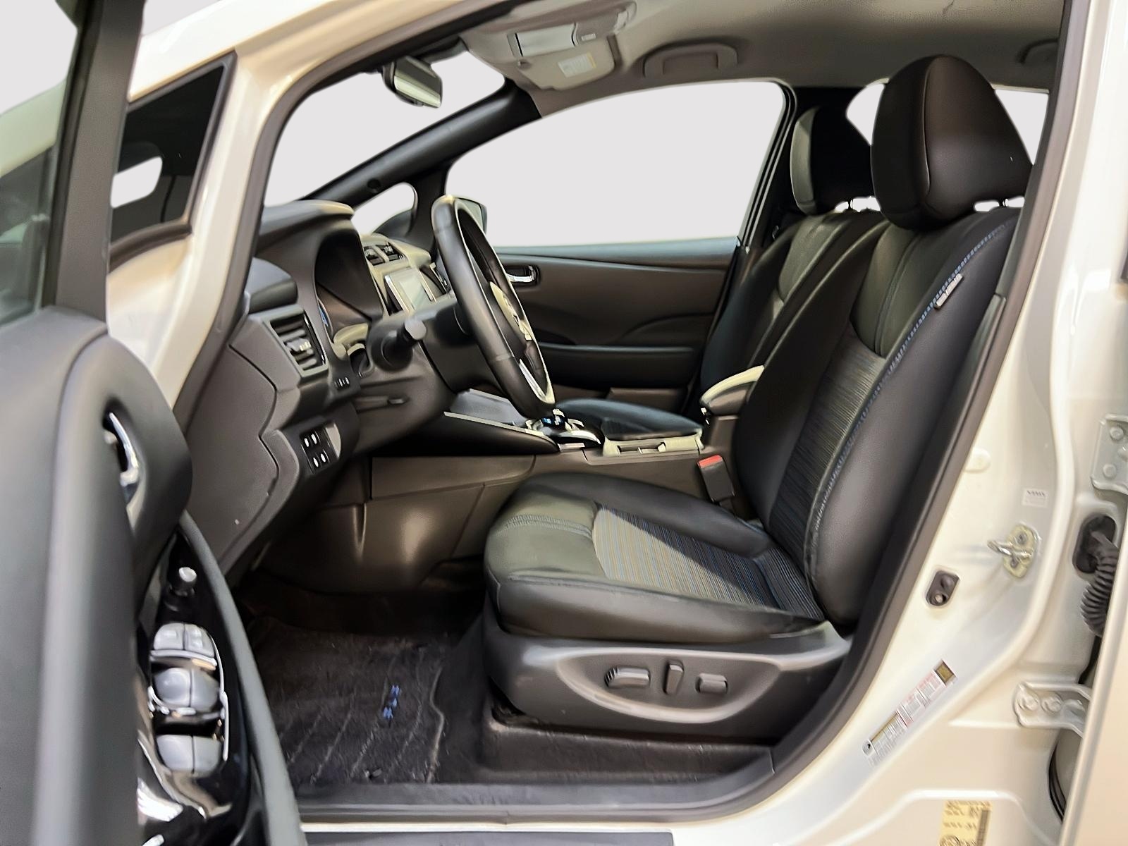 Nissan Leaf SV NAV 2023 - image #7