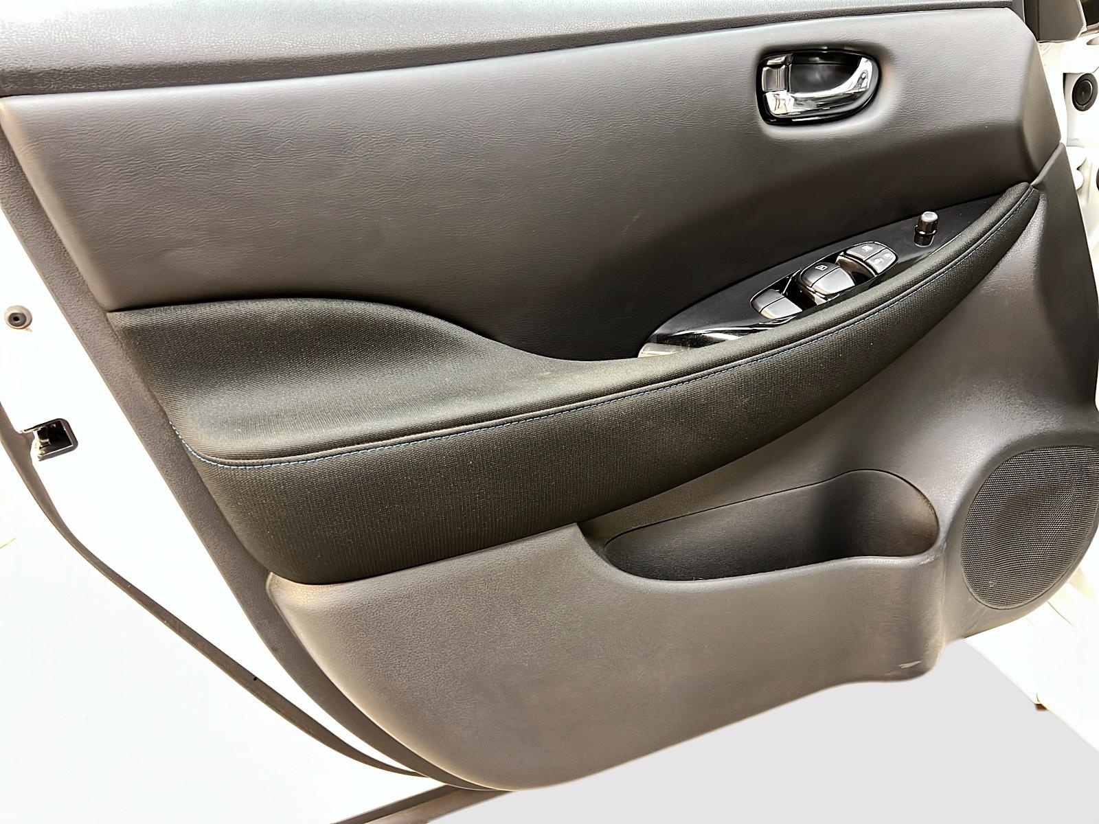 Nissan Leaf SV NAV 2023 - image #23