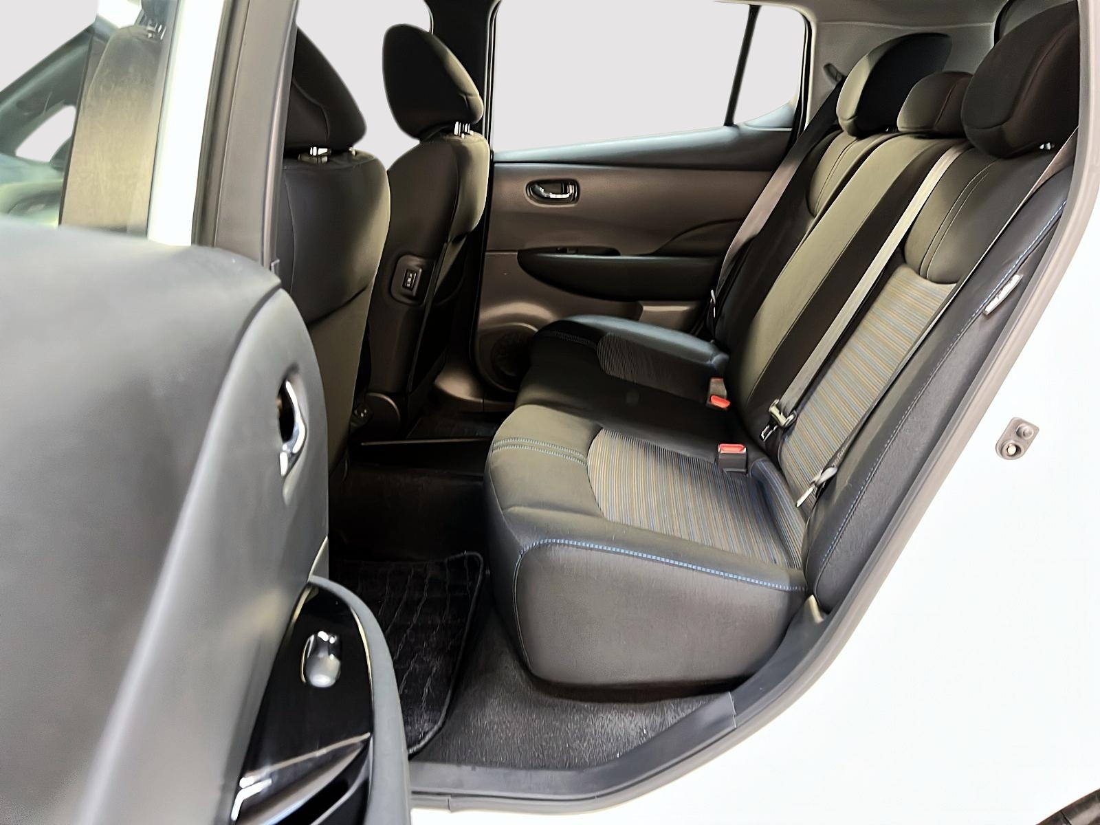 Nissan Leaf SV NAV 2023 - image #9