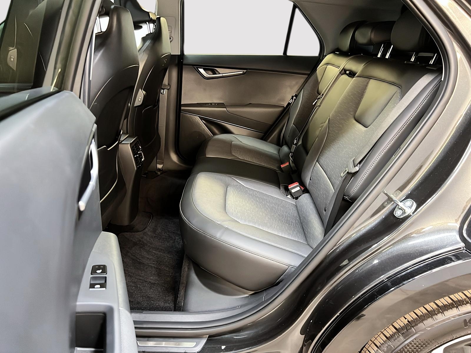 Kia NIRO EV LIMITED CUIR TOIT NAV 2023 - image #9