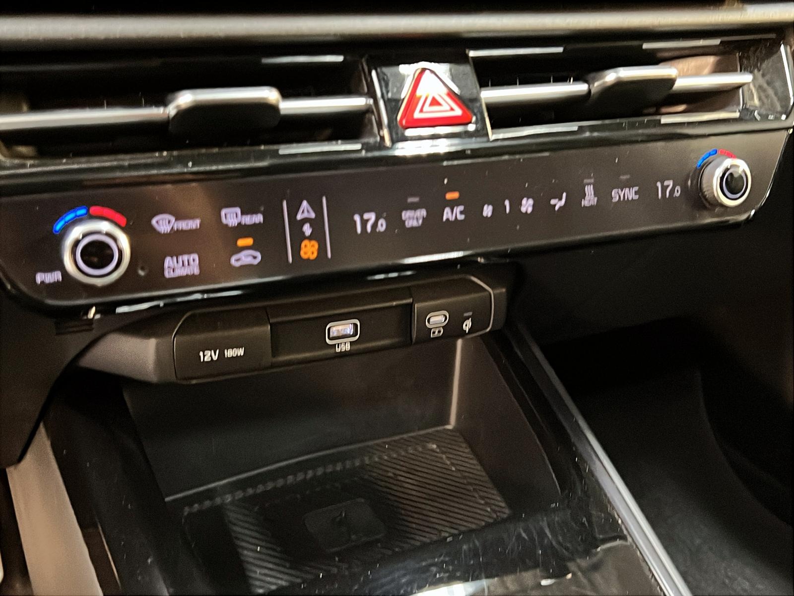Kia NIRO EV LIMITED CUIR TOIT NAV 2023 - image #16