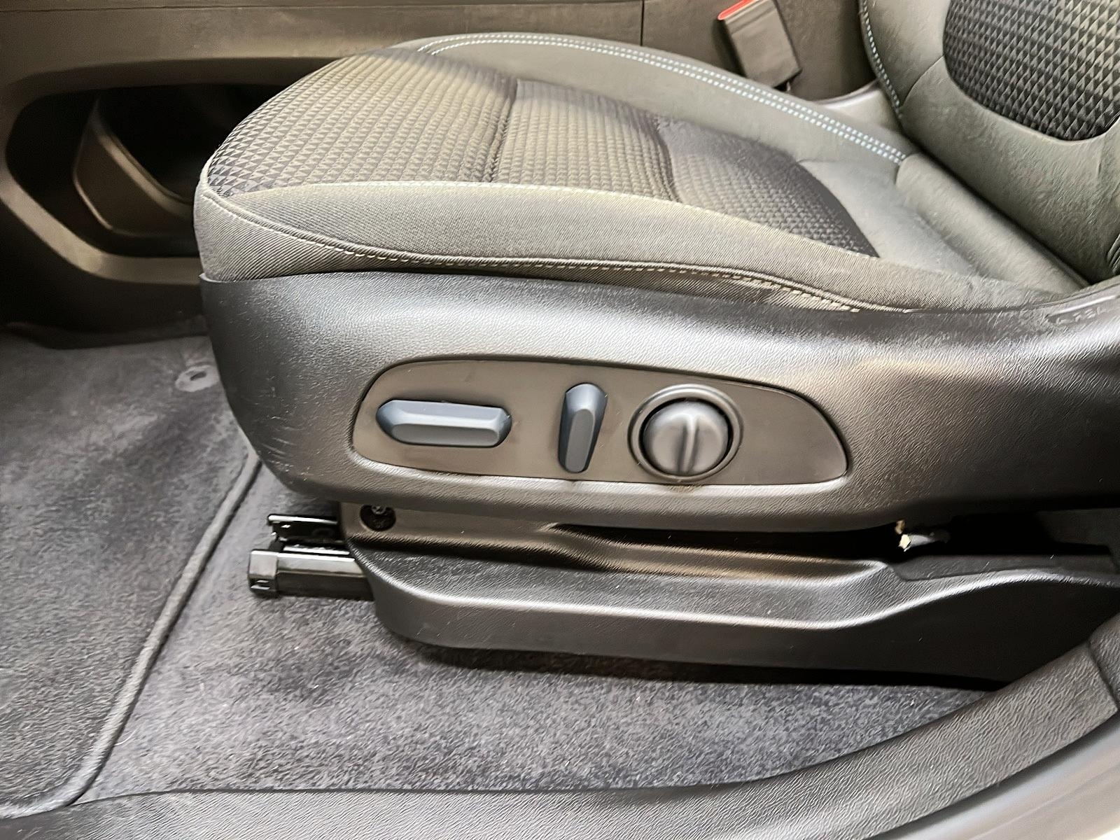 Chevrolet Bolt EUV LT 2023 - image #23