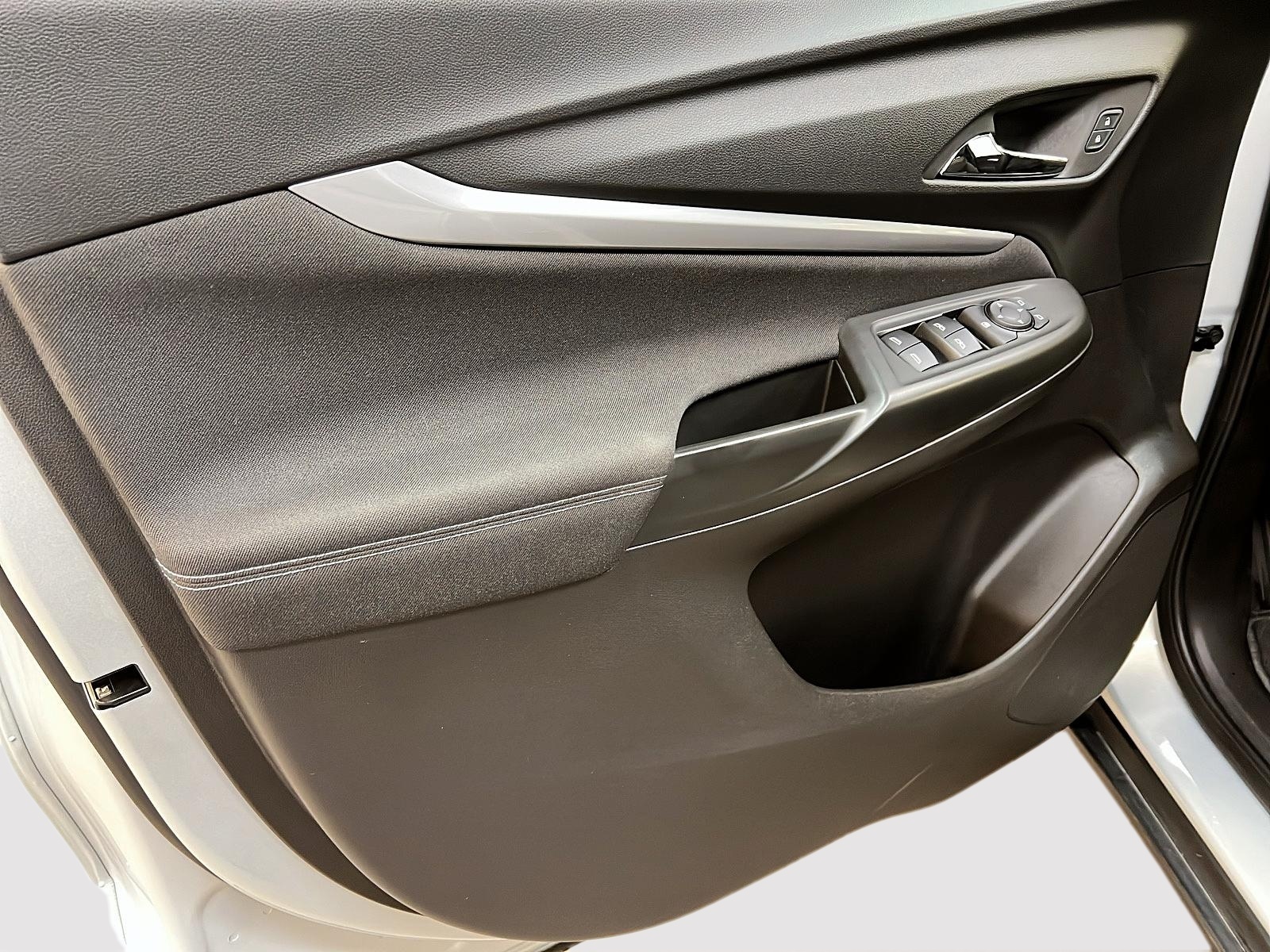 Chevrolet Bolt EUV LT 2023 - image #22