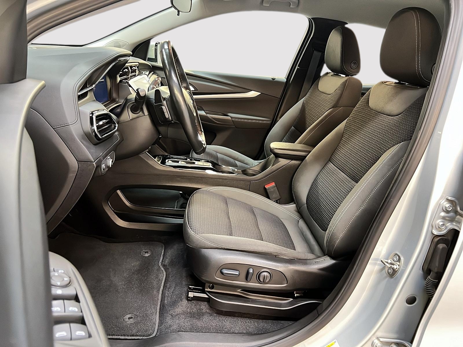 Chevrolet Bolt EUV LT 2023 - image #7