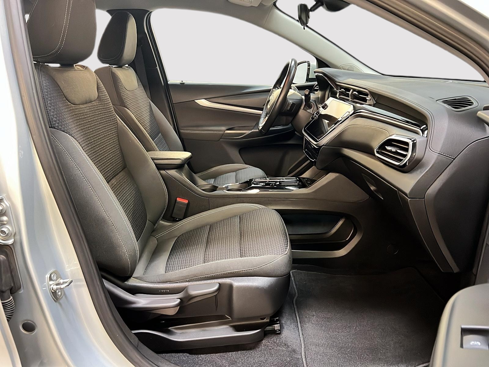 Chevrolet Bolt EUV LT 2023 - image #8