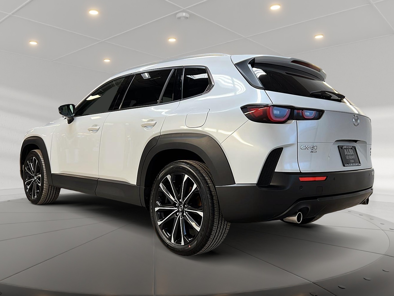 Mazda CX-50 GT CUIR TOIT PANO  NAV  4RM 2024 - image #6