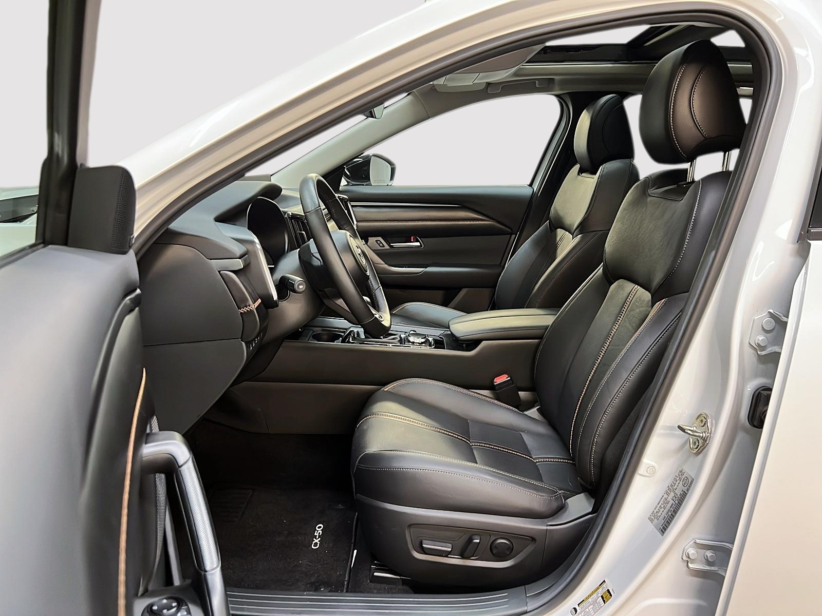 Mazda CX-50 GT CUIR TOIT PANO NAV  4RM 2024 - image #7