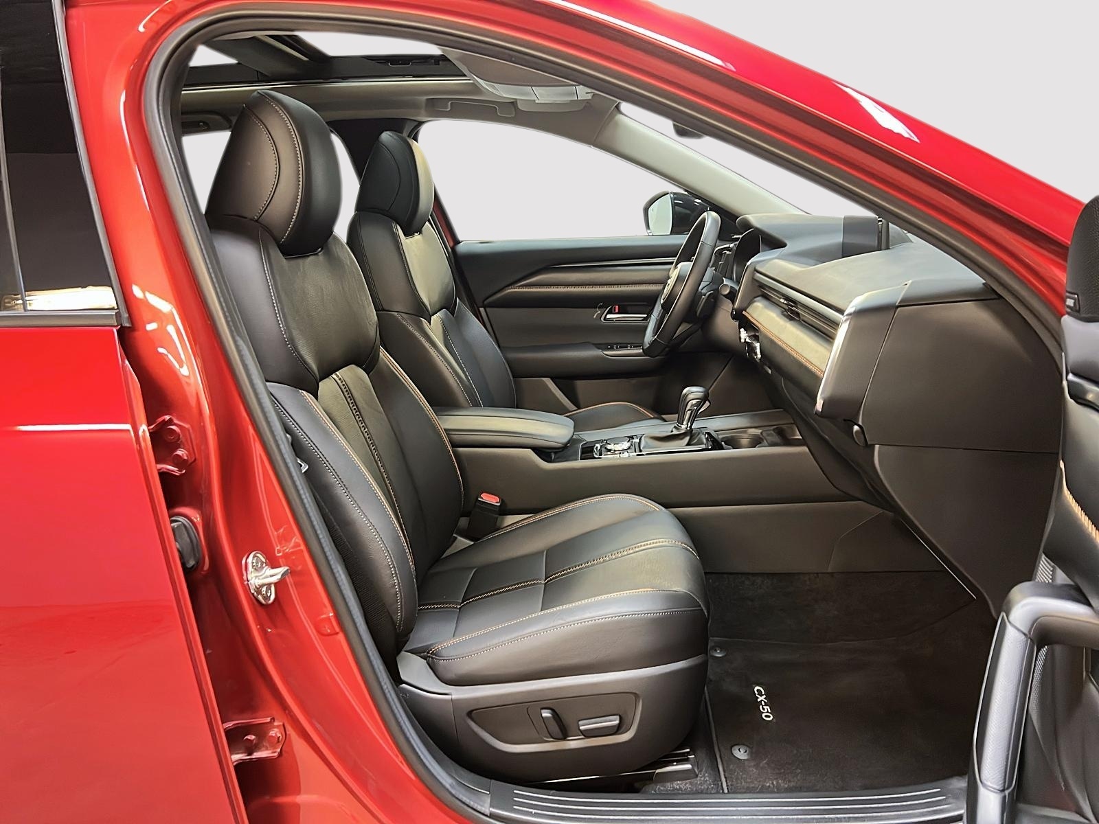 Mazda CX-50 GT TURBO CUIR TOIT PANO NAV 4RM 2024 - image #8