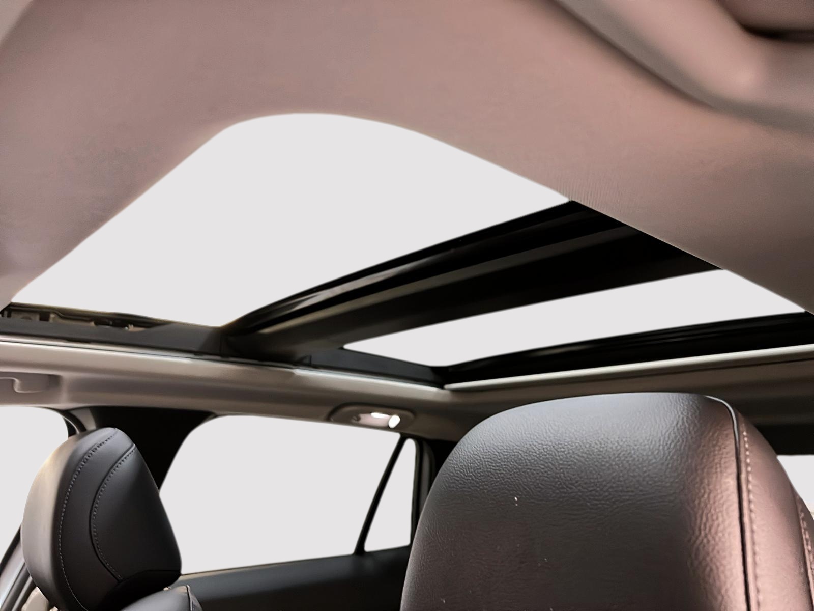 Mazda CX-50 GT TURBO CUIR TOIT PANO NAV 4RM 2024 - image #10