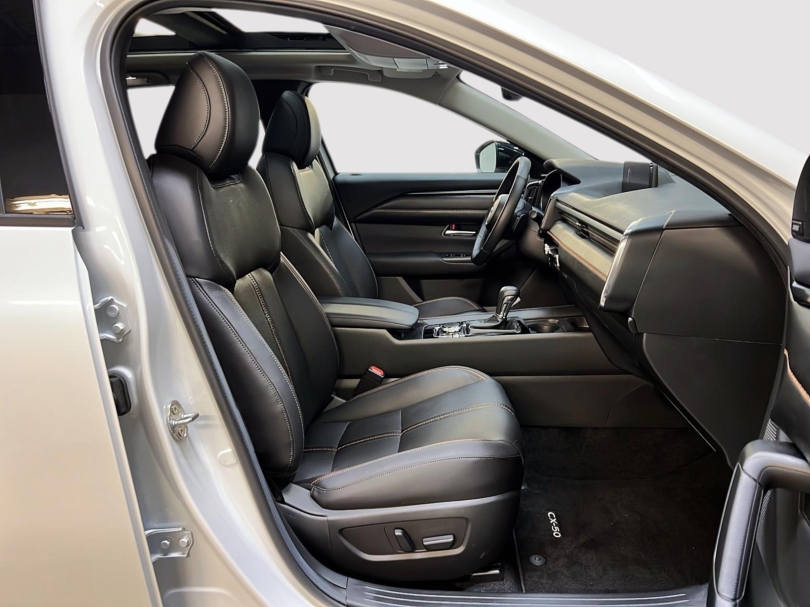 Mazda CX-50 GT TURBO CUIR TOIT PANO NAV 4RM 2024 - image #8