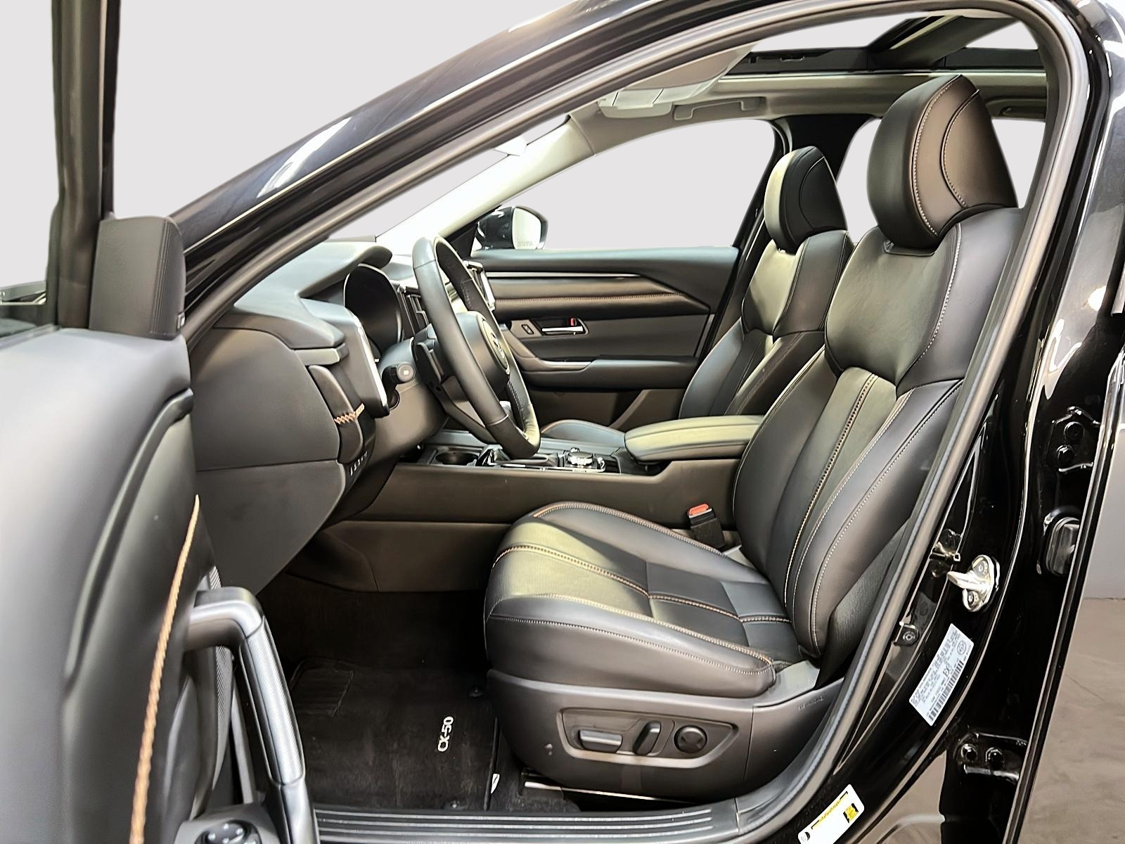 Mazda CX-50 GT TURBO CUIR TOIT PANO NAV 4RM 2024 - image #7