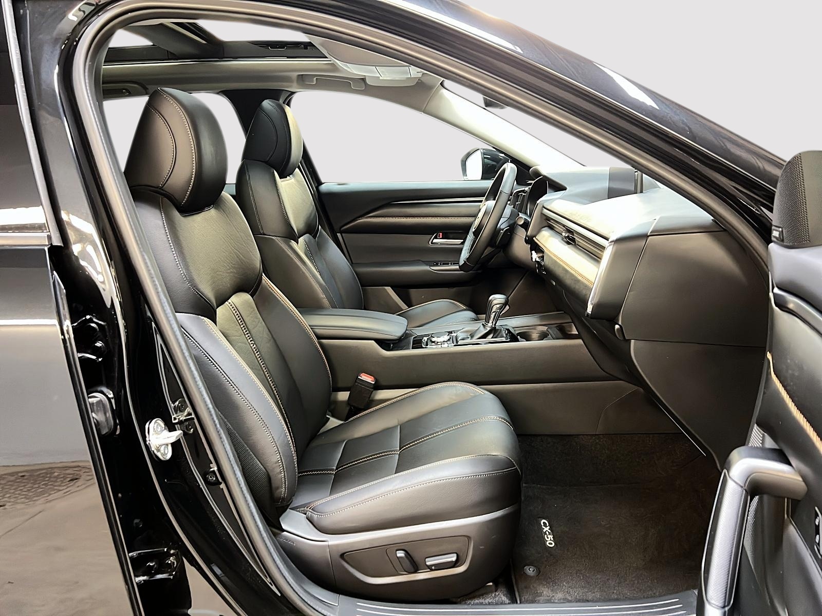 Mazda CX-50 GT TURBO CUIR TOIT PANO NAV 4RM 2024 - image #8