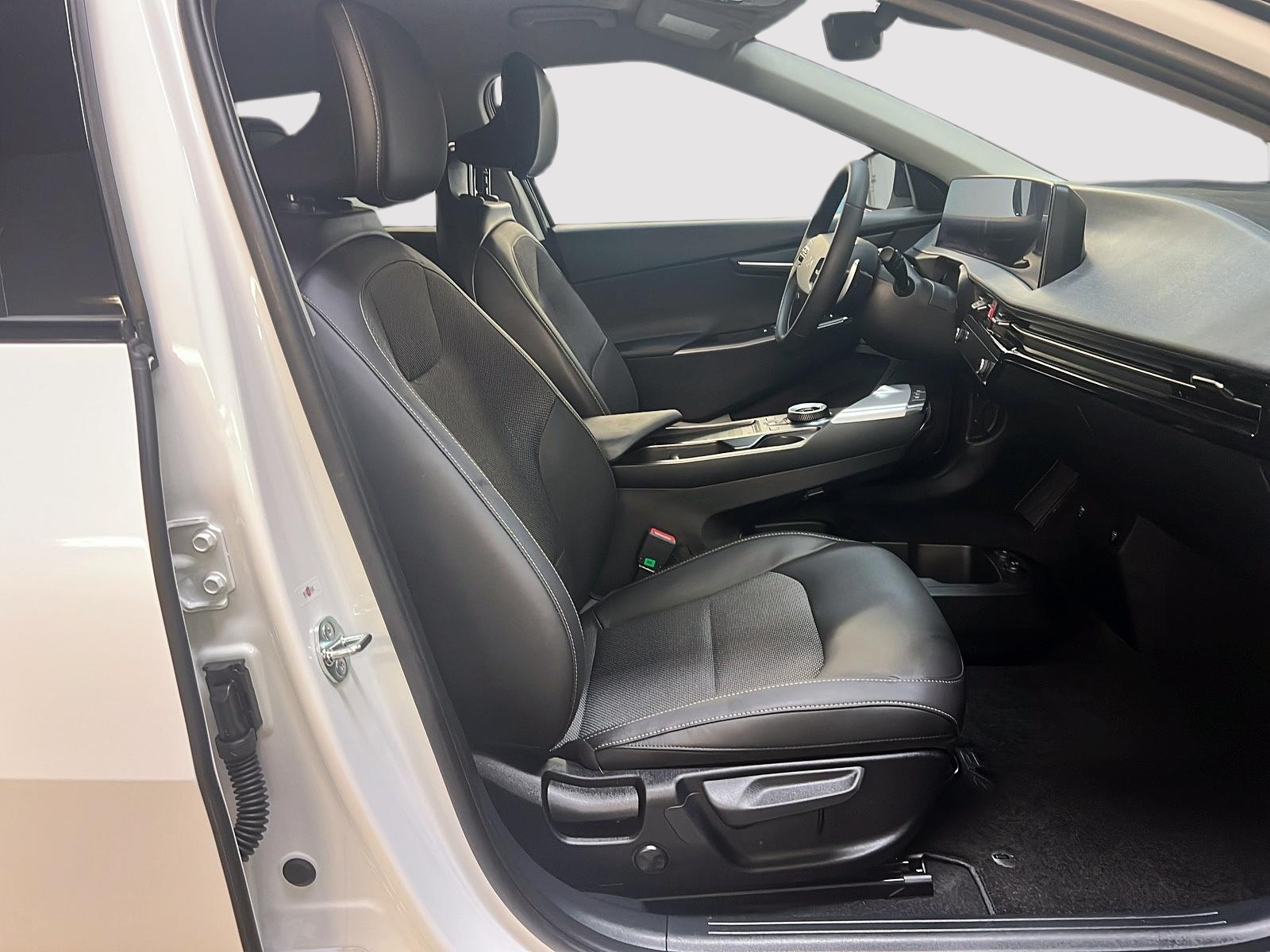 Kia EV6 LAND NAV 4RM 2024 - image #8