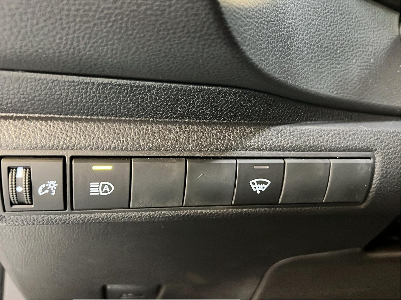 Toyota Corolla SE PLUS HATCHBACK 2024 - image #18