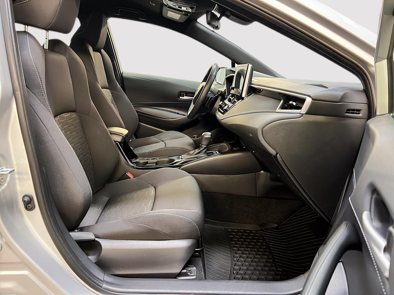 Toyota Corolla SE PLUS HATCHBACK 2024 - image #8