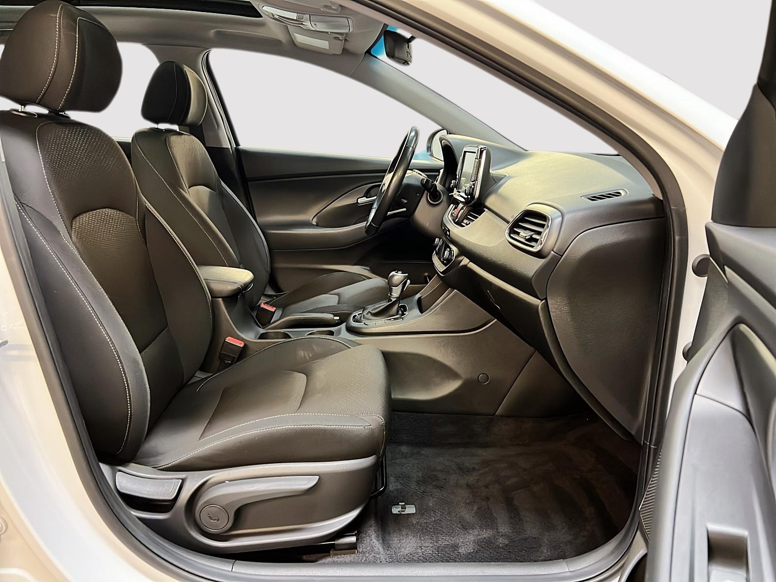 Hyundai Elantra GT LUXURY TOIT PANO 2020 - image #8