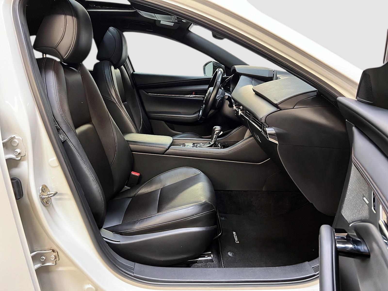 Mazda Mazda3 Sport 2022 - Image #8