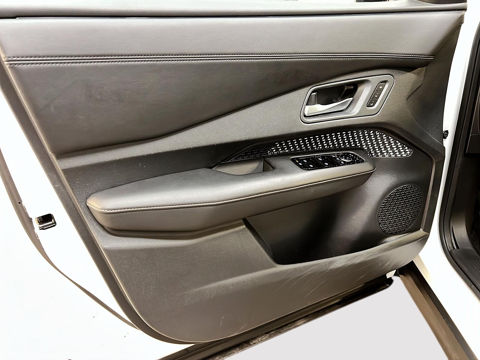 Nissan ARIYA ENGAGE NAV 2023 - image #24