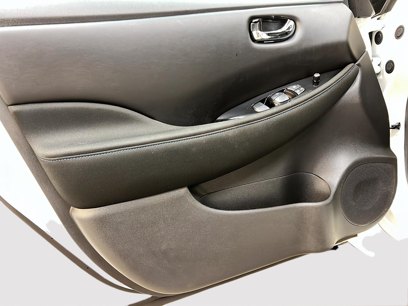 Nissan Leaf SV NAV 2024 - image #23