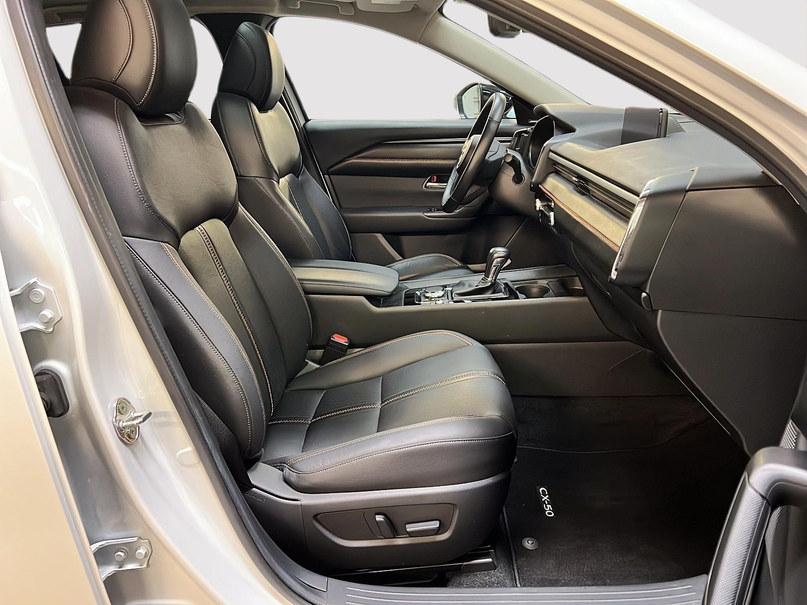 Mazda CX-50 GT CUIR TOIT PANO NAV 4RM 2023 - image #8