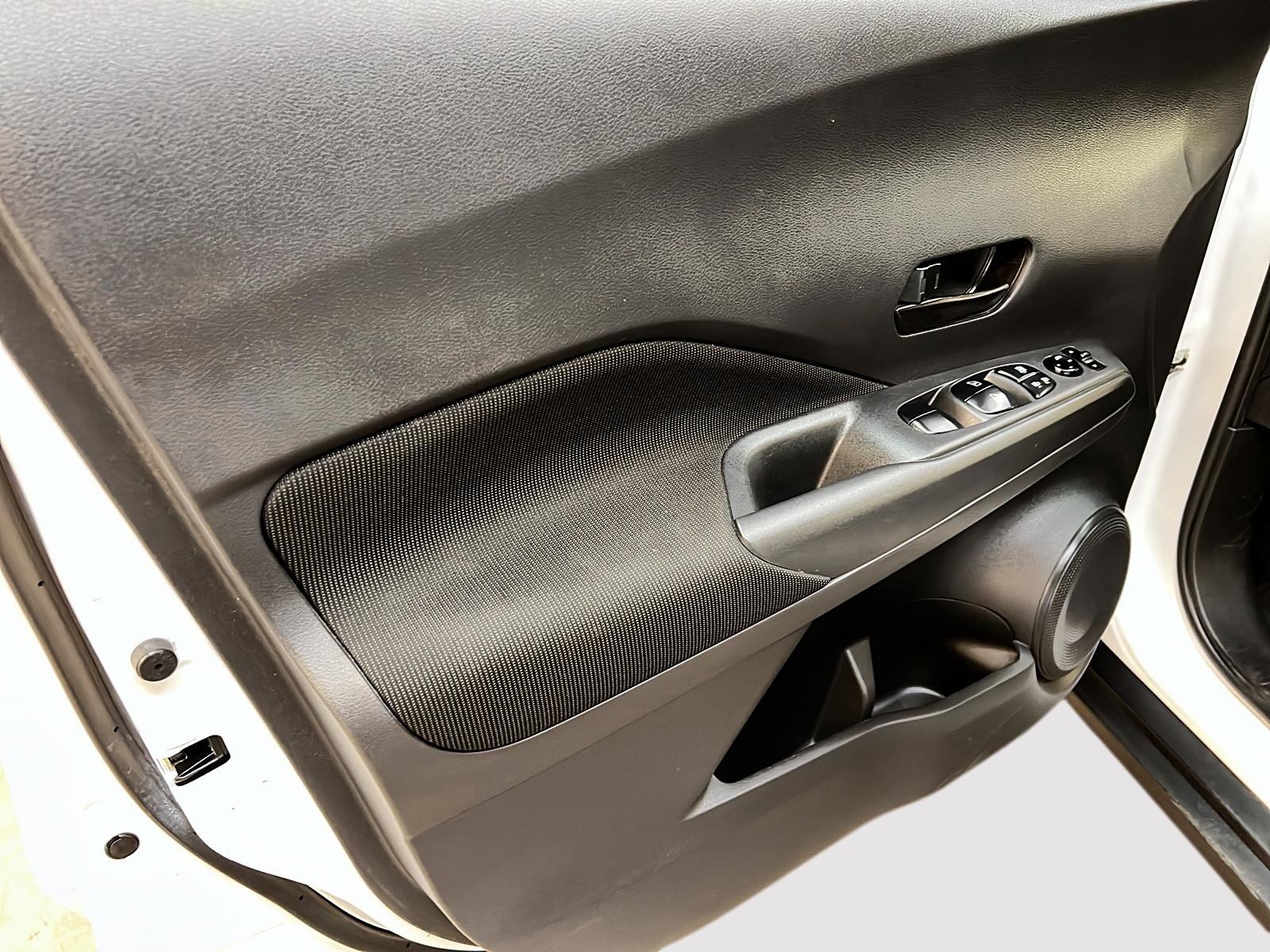 Nissan Kicks S 2022 - image #22