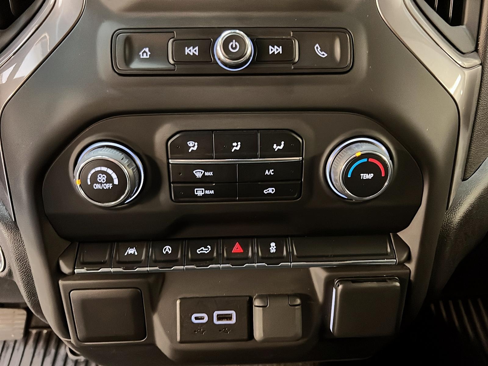 Chevrolet Silverado 1500 CUSTOM CREW CAB 4X4 2023 - image #13