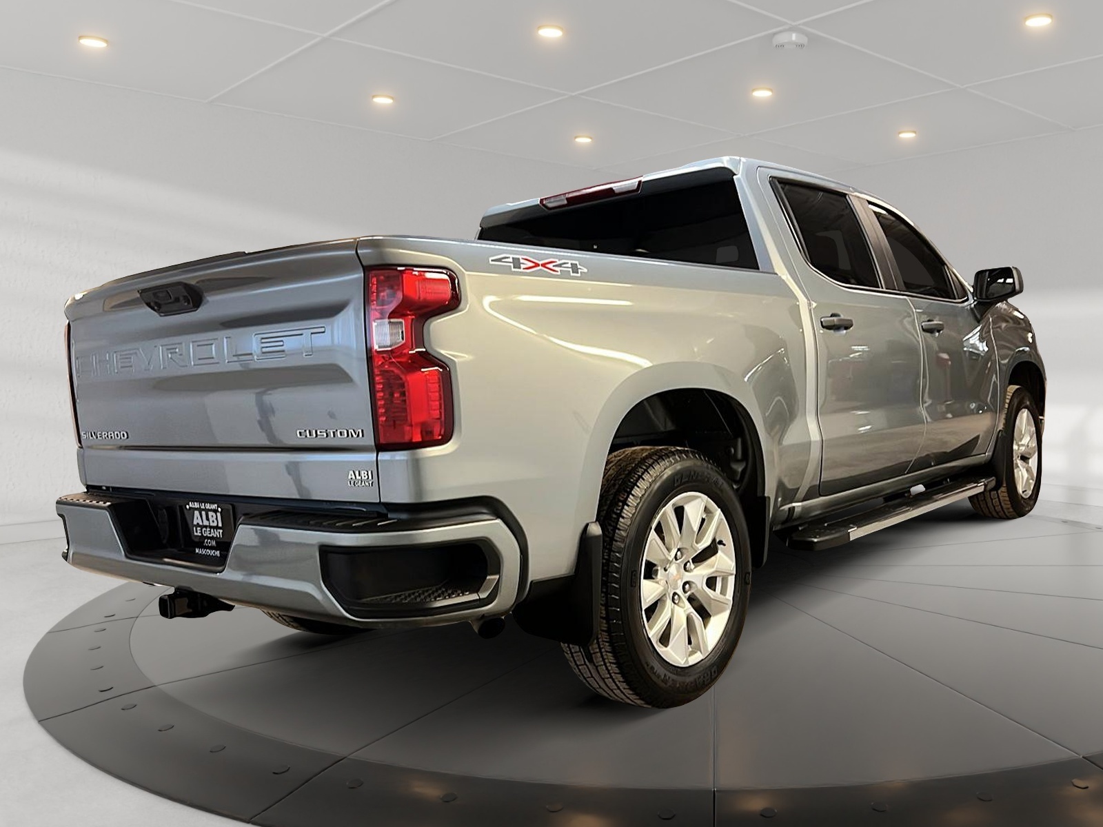 Chevrolet Silverado 1500 CUSTOM CREW CAB 4X4 2023 - image #4