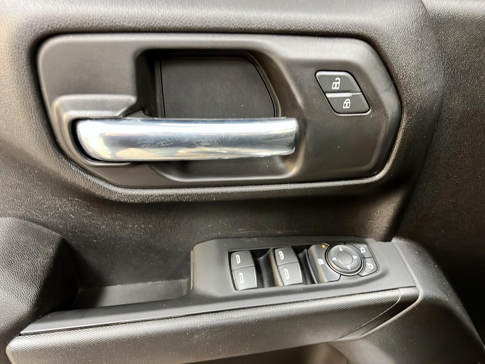 Chevrolet Silverado 1500 CUSTOM CREW CAB 4X4 2023 - image #19