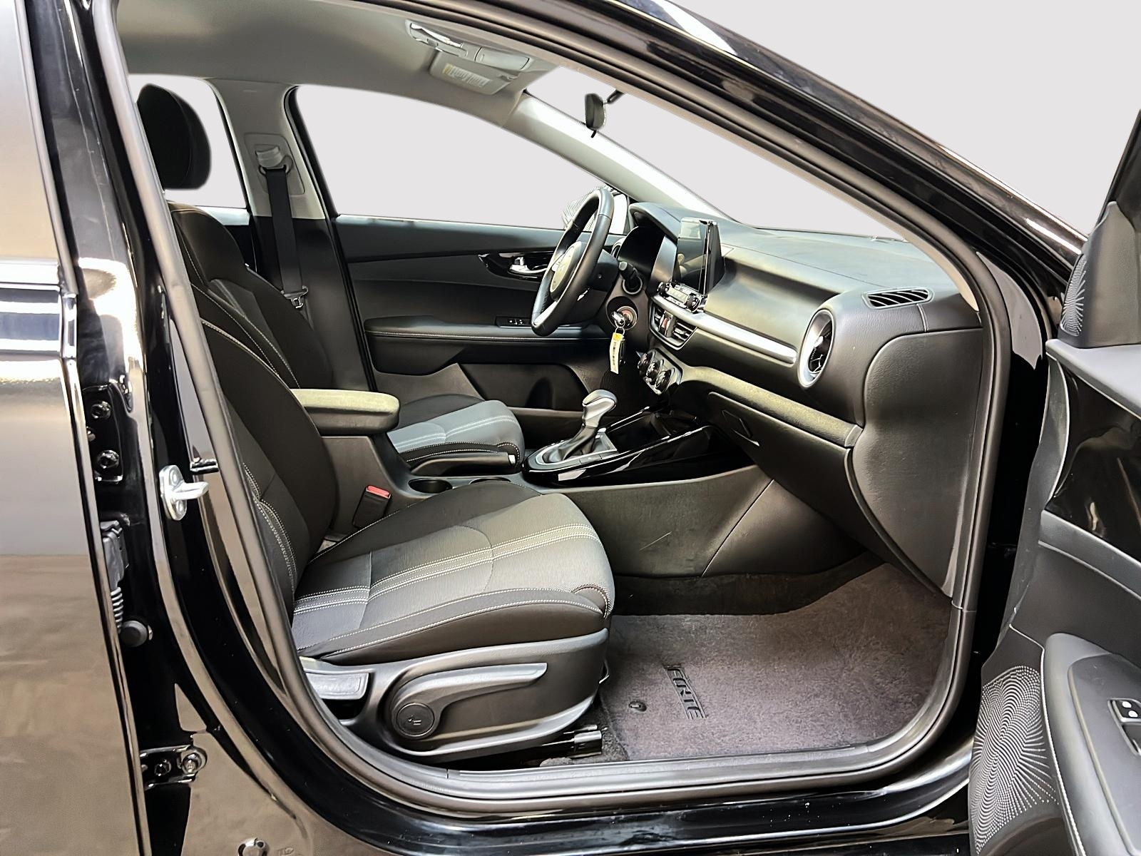 Kia Forte 2023 - Image #8