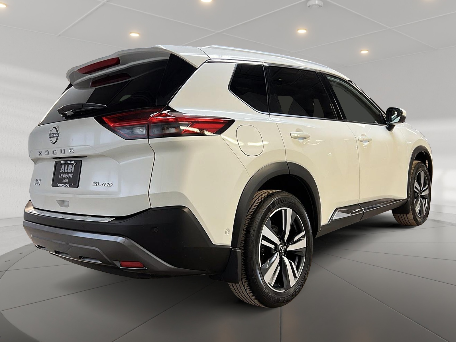 Nissan Rogue SL CUIR TOIT PANO NAV 4RM 2023 - image #4