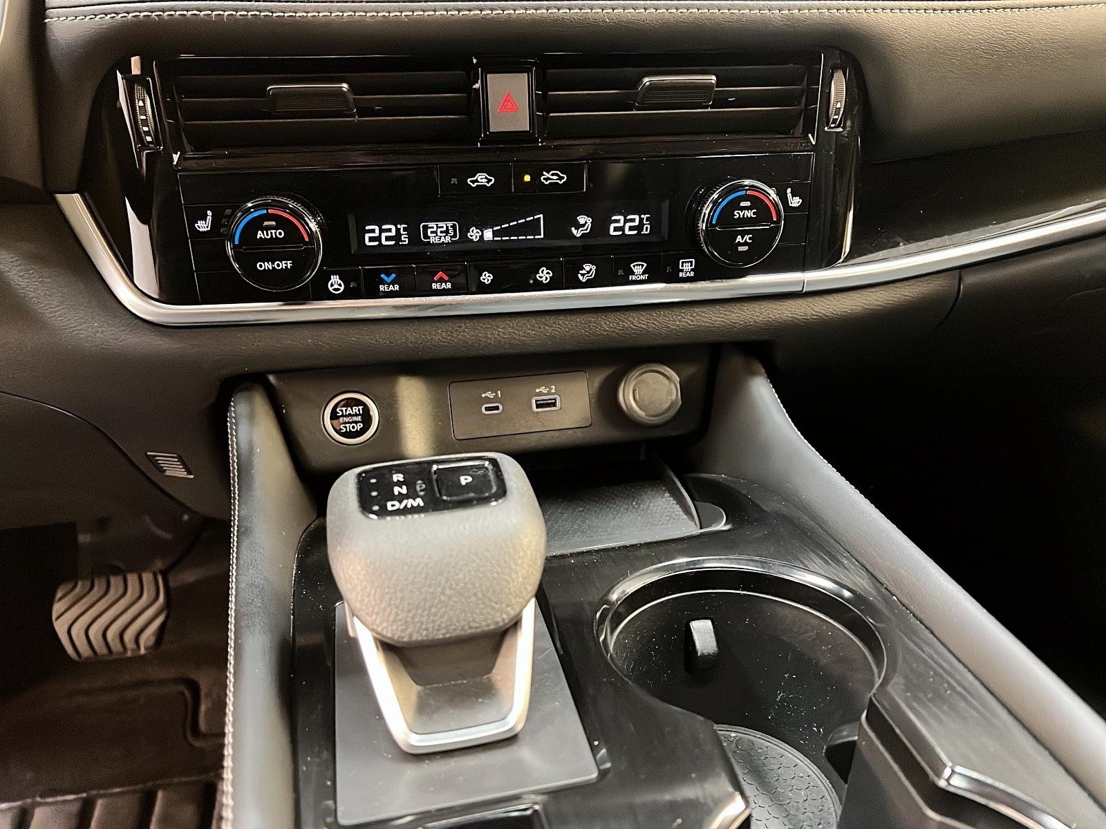 Nissan Rogue SL CUIR TOIT PANO NAV 4RM 2023 - image #17