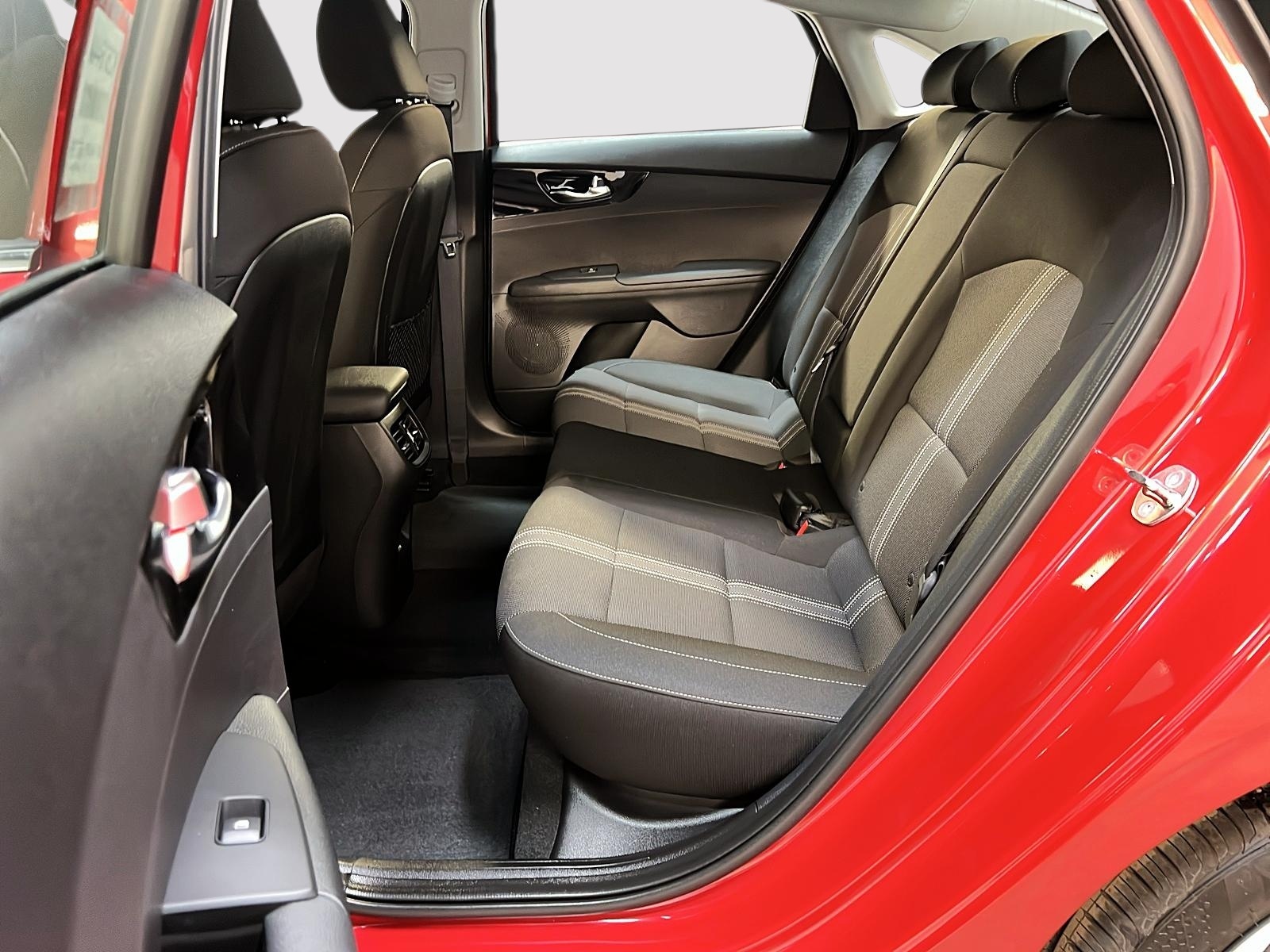 Kia Forte EX 2023 - image #9