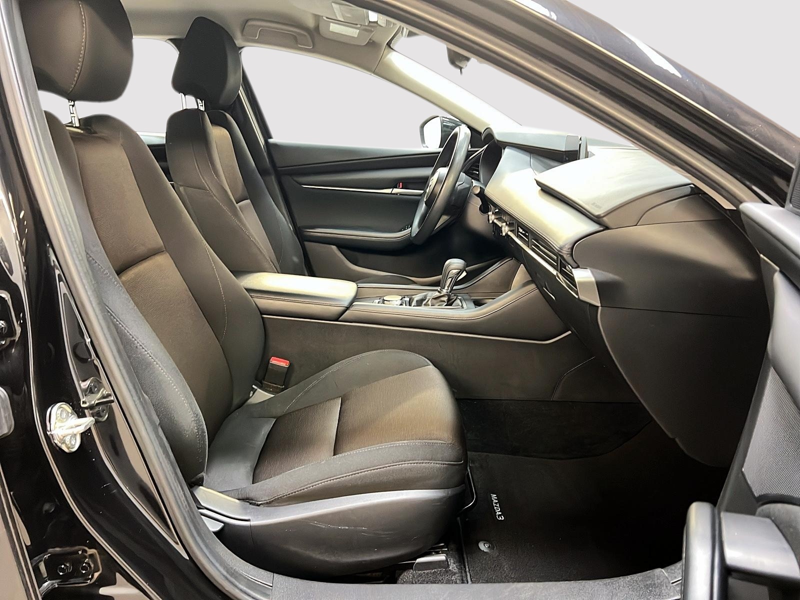 Mazda Mazda3 GX 2022 - image #8