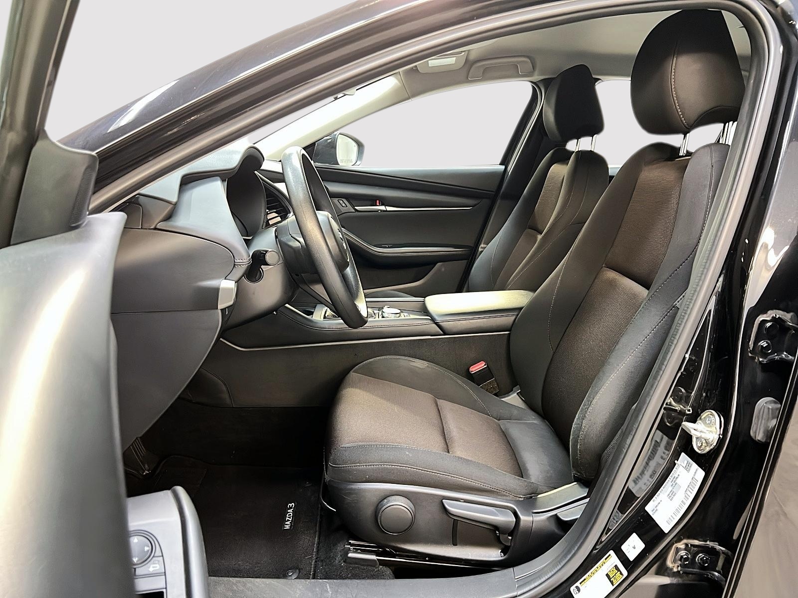 Mazda Mazda3 GX 2022 - image #7