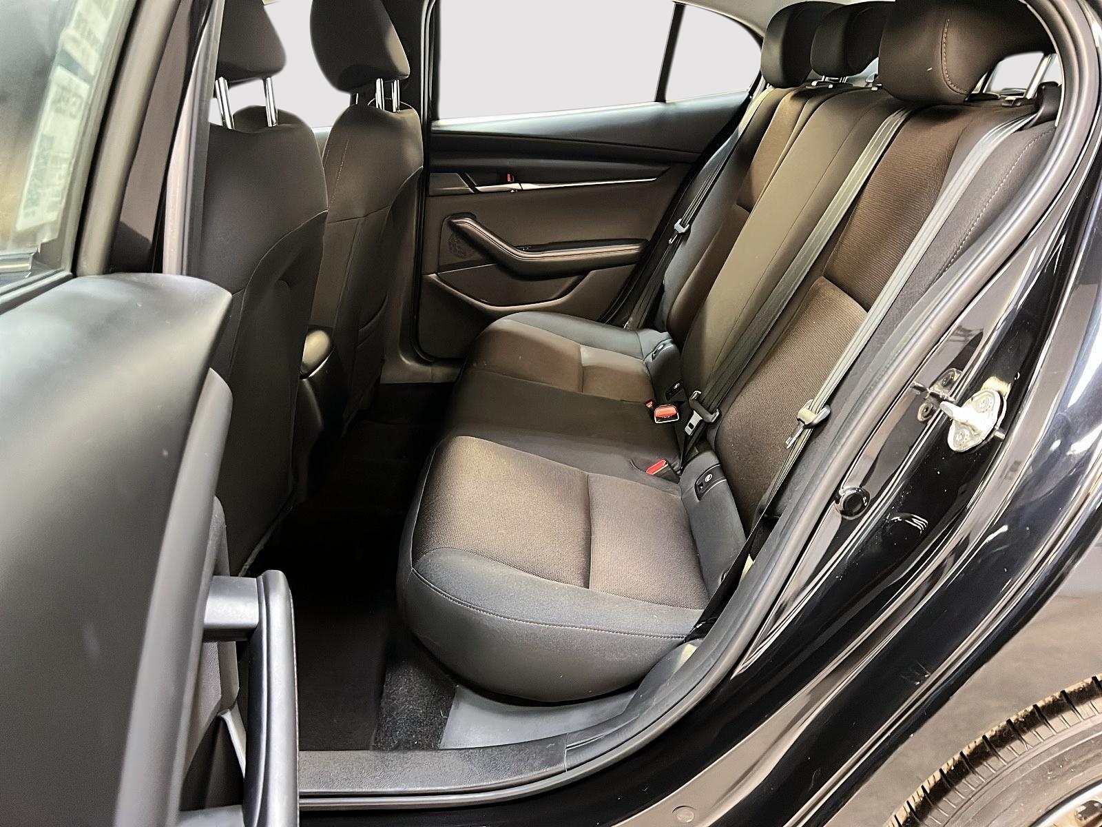 Mazda Mazda3 GX 2022 - image #9