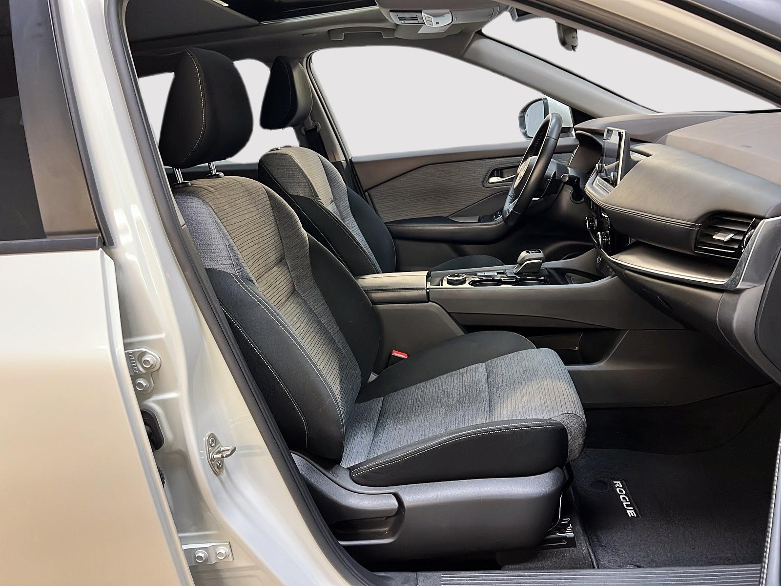 Nissan Rogue SV TOIT PANO 4RM 2022 - image #8