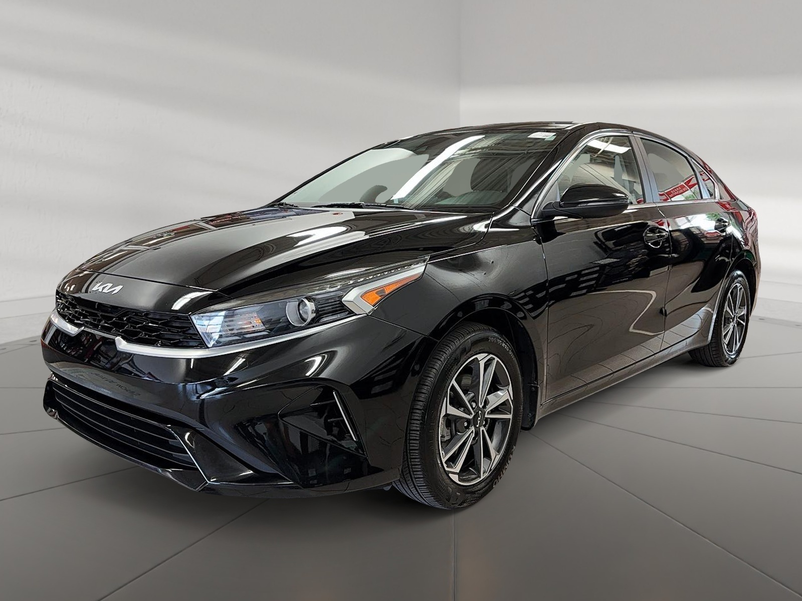 Kia Forte 2023 - Image #1