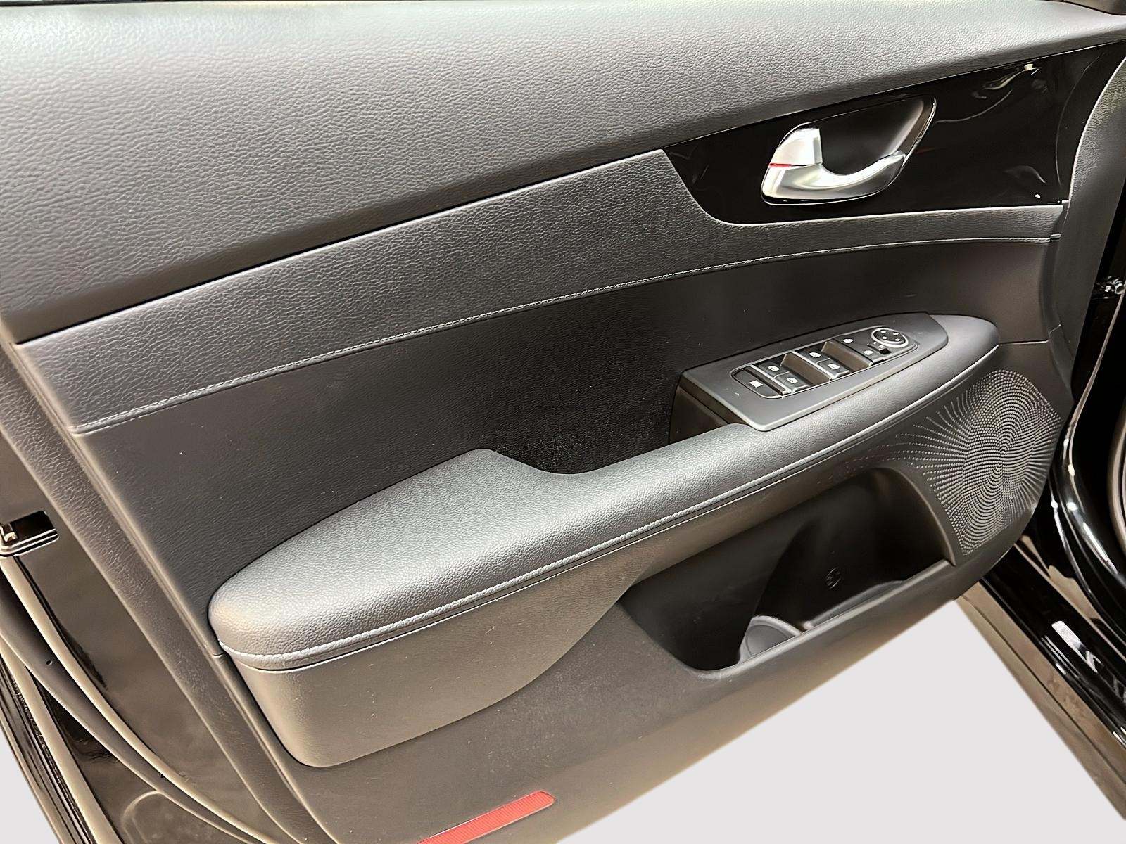 Kia Forte GT LINE CUIR TOIT NAV 2024 - image #24
