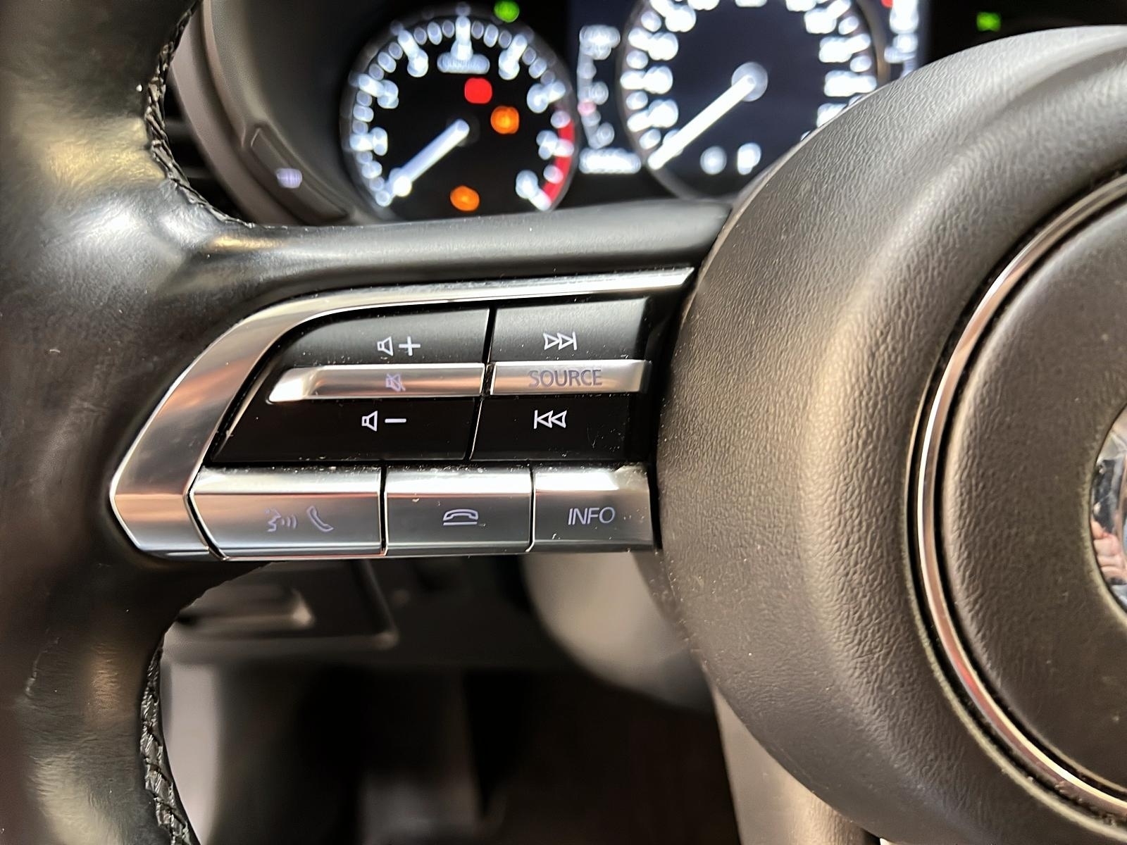 Mazda Mazda3 GT CUIR TOIT NAV 4RM 2023 - image #21