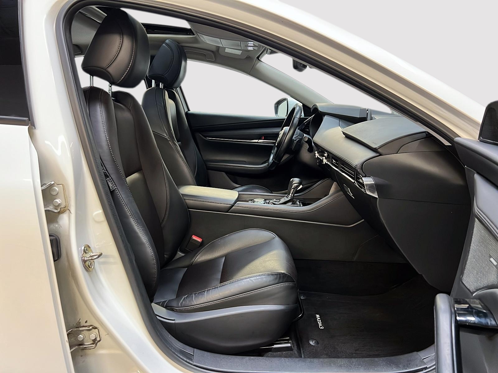 Mazda Mazda3 GT CUIR TOIT NAV 4RM 2023 - image #8