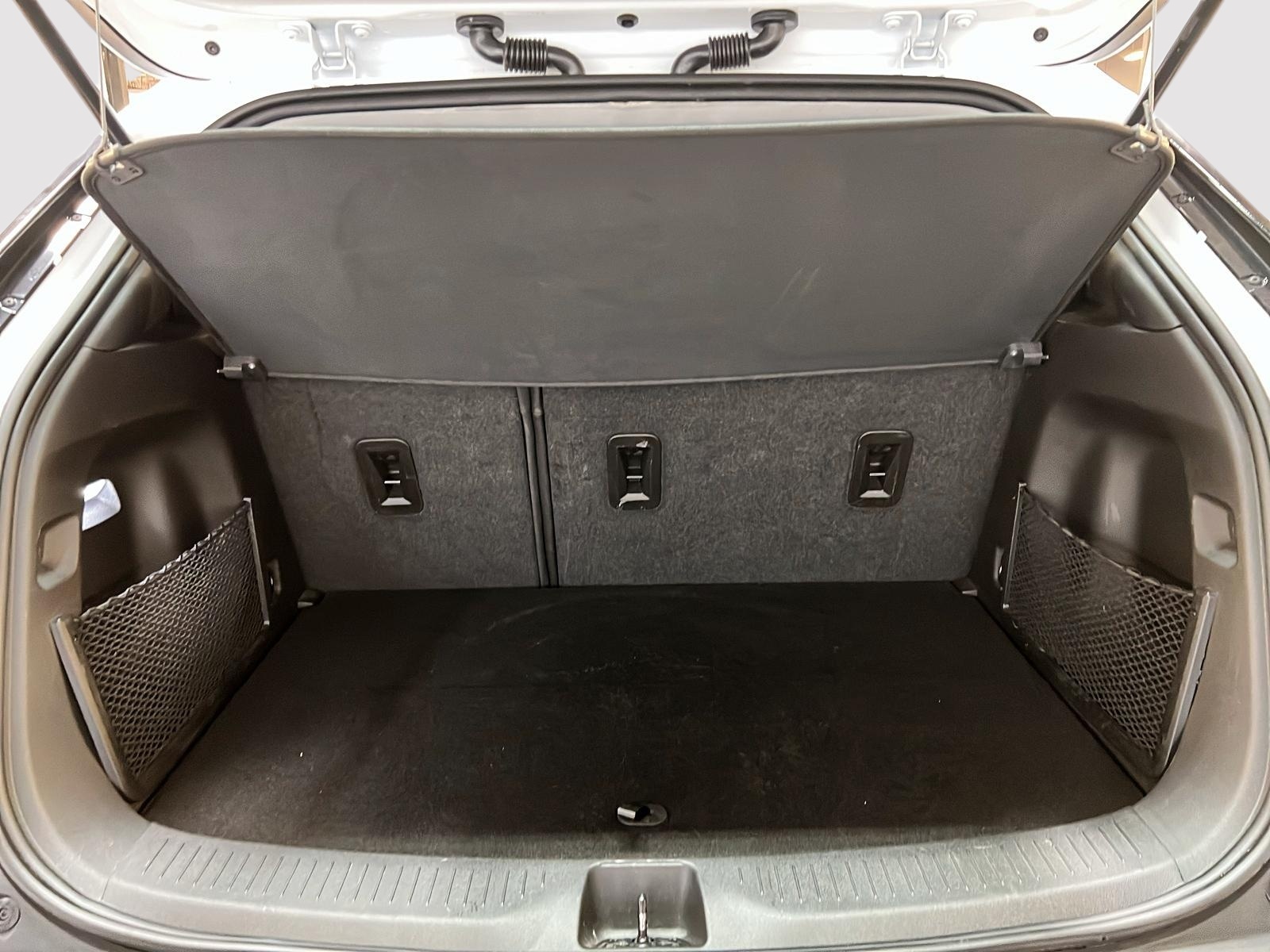 Chevrolet Bolt EUV 2023 - Image #12