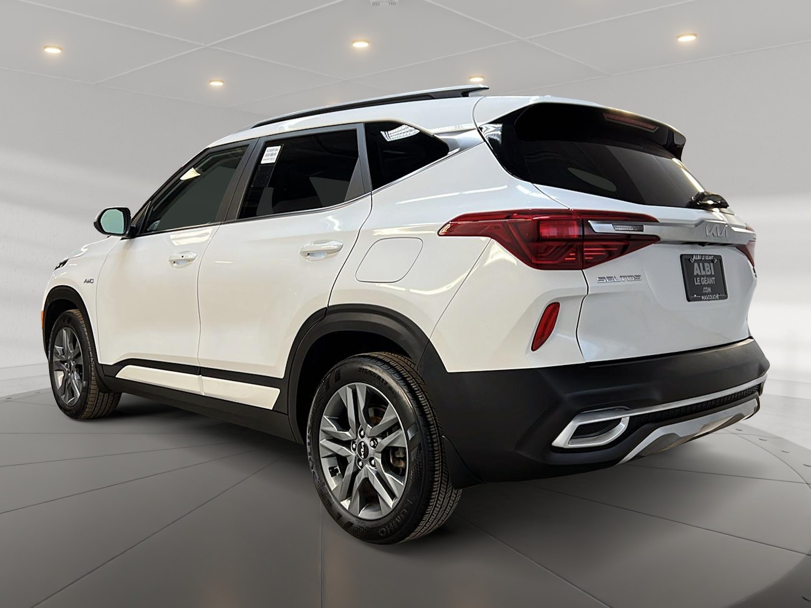 Kia SELTOS EX CUIR TOIT 4RM 2023 - image #6