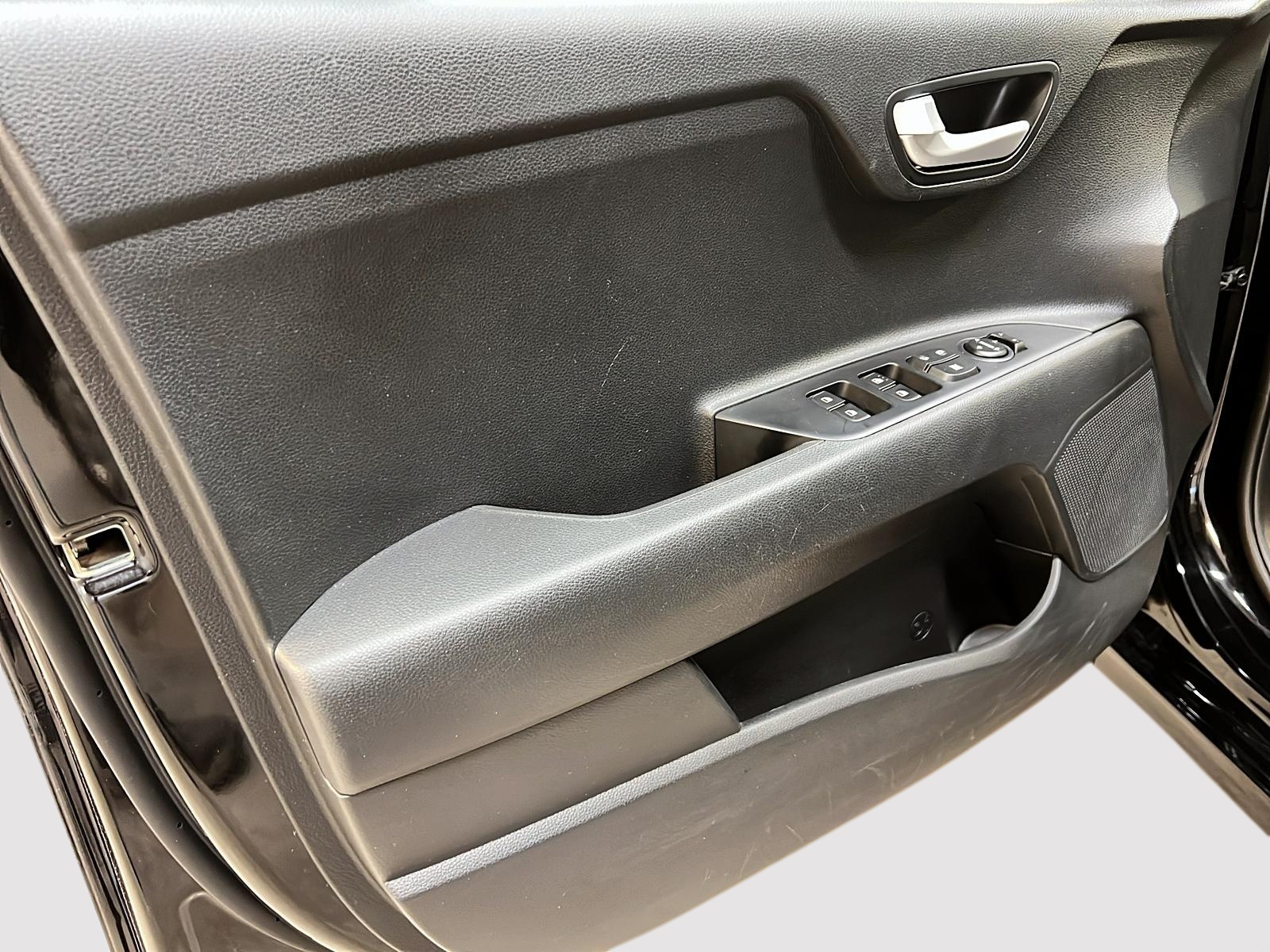 Kia Rio5 LX + 2023 - image #21
